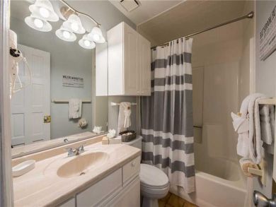 One Bedroom Beach Condo Sleeps Six