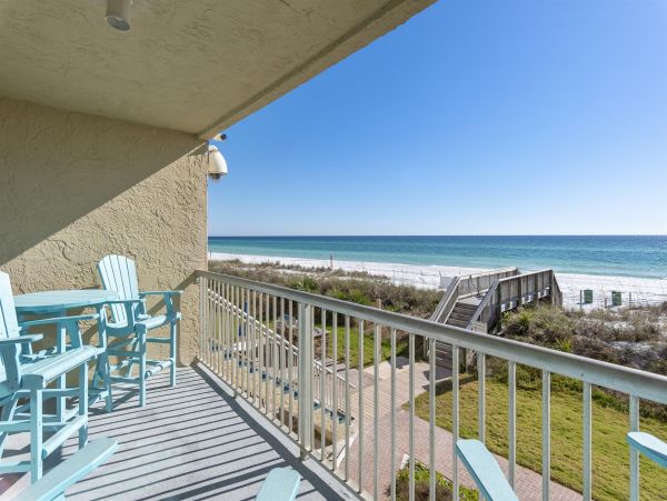 Beautiful Condo with Private Balcony & Gulf of Mexico View
