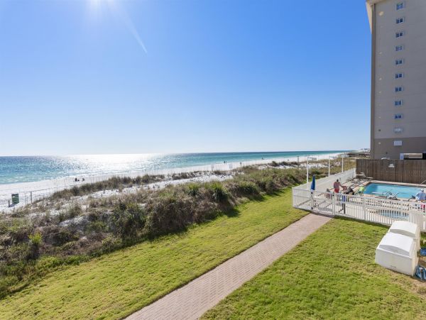 Beautiful Condo with Private Balcony & Gulf of Mexico View