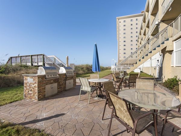 Beautiful Condo with Private Balcony & Gulf of Mexico View
