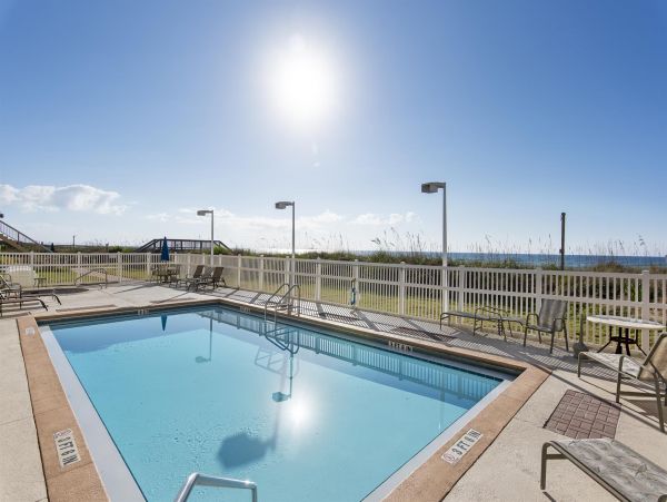 Beautiful Condo with Private Balcony & Gulf of Mexico View