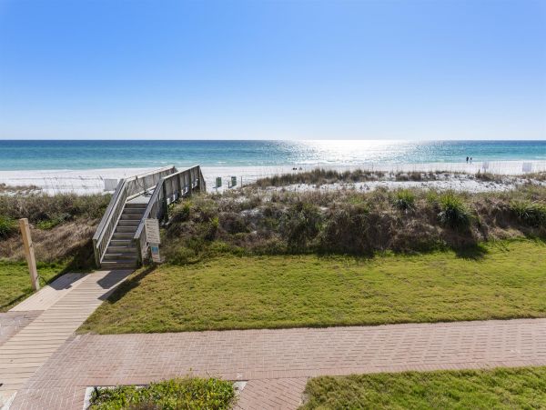 Beautiful Condo with Private Balcony & Gulf of Mexico View