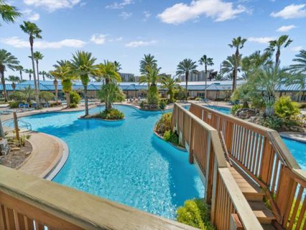 Destin Beachfront Lovely