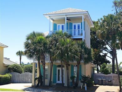 This Destin rental Sleeps 13
