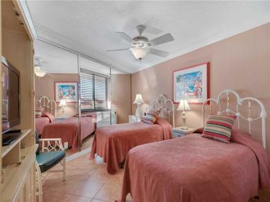 Bedroom - Twin beds