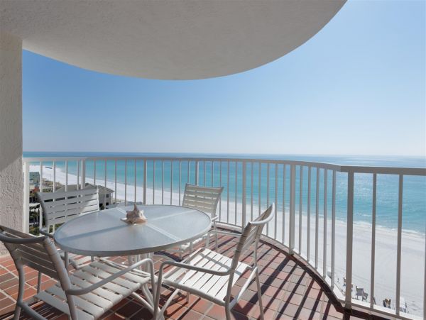 Great view 2 bedroom condo in Miramar Beach