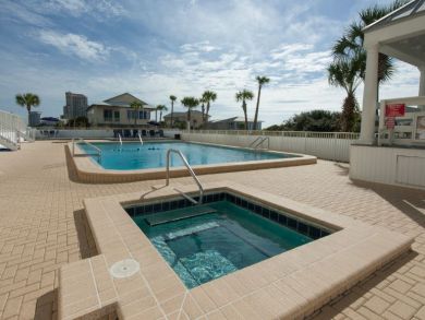 Shared Pool & Spa