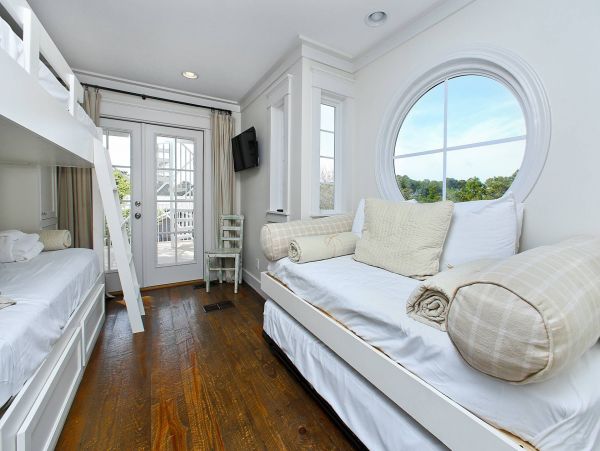 Seagrove Beach Five Bedroom Vacation Home Sleeps 14