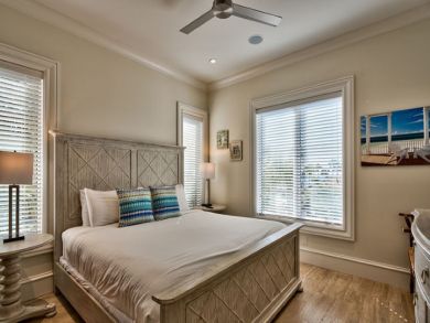 Luxury Eight Bedroom with a Pool Table Great Family Rental