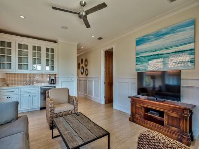 Luxury Eight Bedroom with a Pool Table Great Family Rental