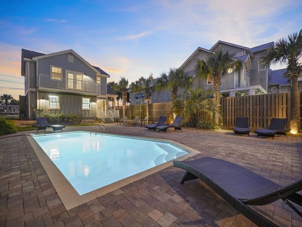 Destin Vacation Rental 7 Bedrooms 1 Min Walk to Beach