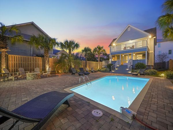 Destin Vacation Rental 7 Bedrooms 1 Min Walk to Beach
