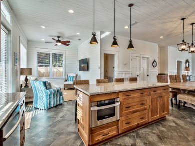Luxury 6 bedroom home in Destin