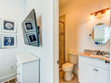 Luxury 6 bedroom home in Destin