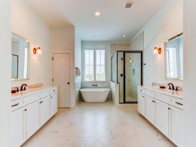 Luxury 6 bedroom home in Destin