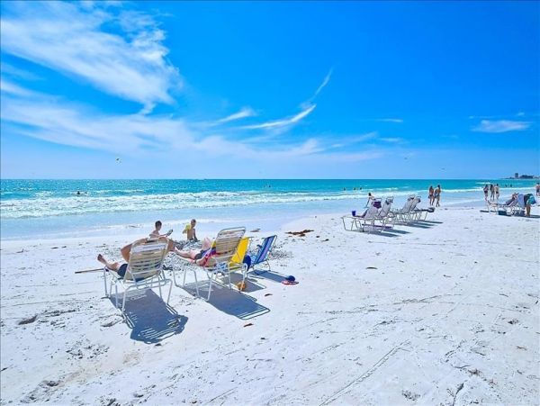 Lovely Views of the Beach Siesta key Condo