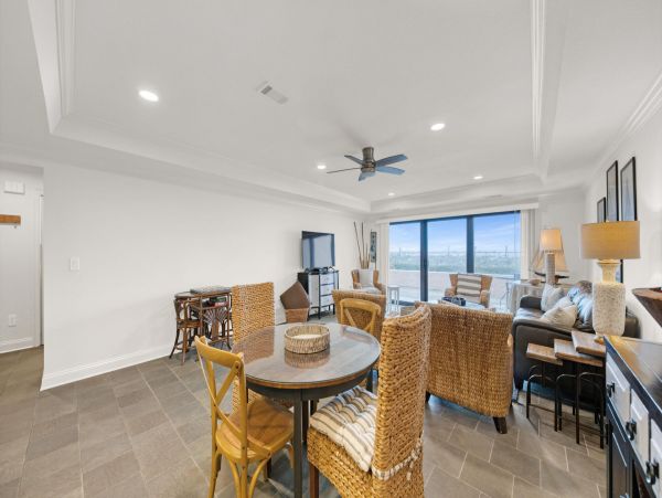 Destin Beachfront Vacation Condo Sleeps 6 Guests