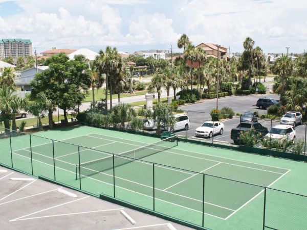 Destin Beachfront Vacation Condo Sleeps 6 Guests