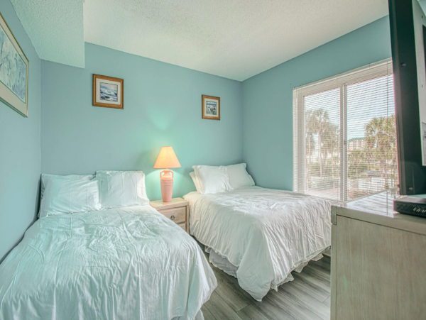 Charming Destin Condo with Amazing Views