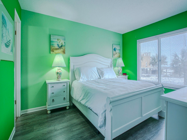 Charming Destin Condo with Amazing Views