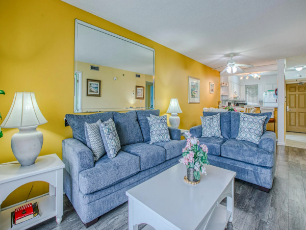 Charming Destin Condo with Amazing Views