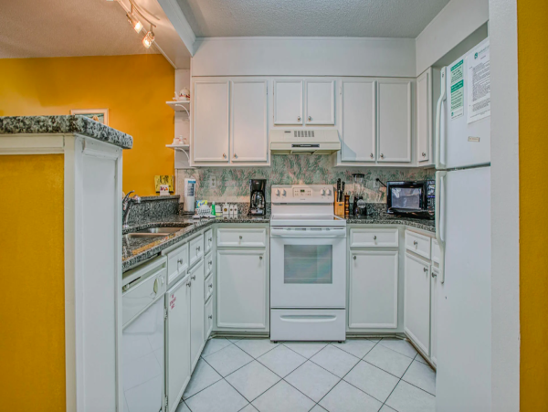 Charming Destin Condo with Amazing Views