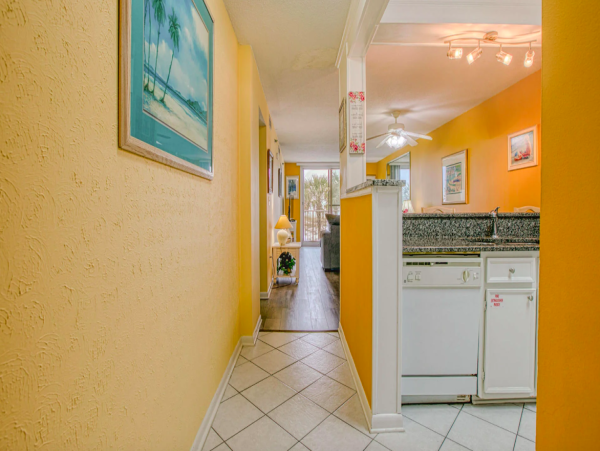 Charming Destin Condo with Amazing Views