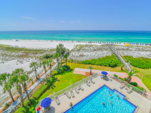 Charming Destin Condo with Amazing Views