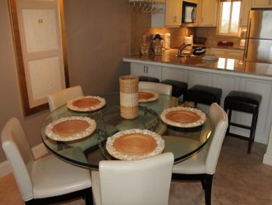 Kitchen & Dining Area Kitchen & Dining Area