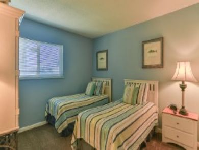 Destin Vacation Condo Sleeps Six Guests.