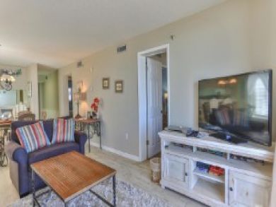 Destin Vacation Condo Sleeps Six Guests.