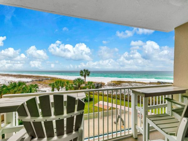 Destin Two Bedroom Beachfront Rental with Stunning Views