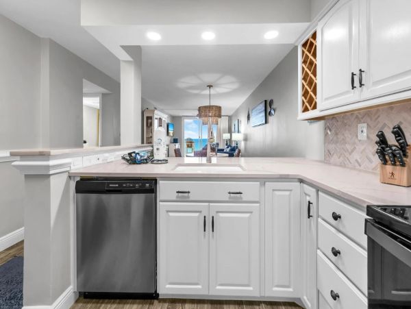Destin Two Bedroom Beachfront Rental with Stunning Views