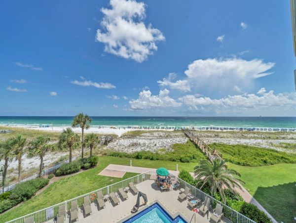 Destin Two Bedroom Beachfront Rental with Stunning Views