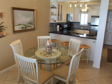 Kitchen & Dining Area