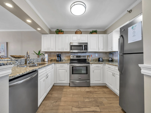 Beach Beauty Destin Condo Great Amenities