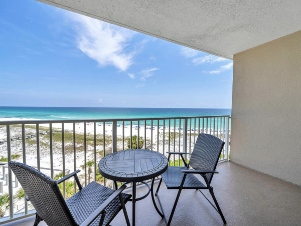 Beach Beauty Destin Condo Great Amenities