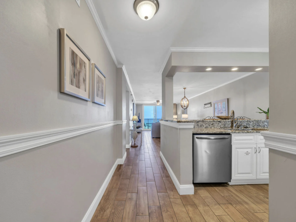 Beach Beauty Destin Condo Great Amenities