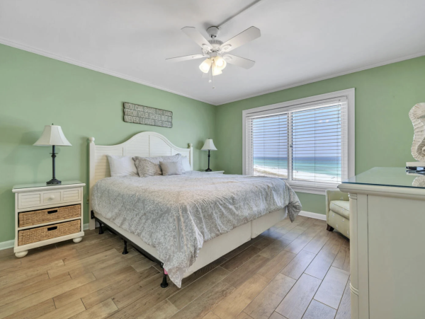 Beach Beauty Destin Condo Great Amenities