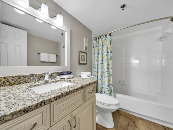 Beach Beauty Destin Condo Great Amenities