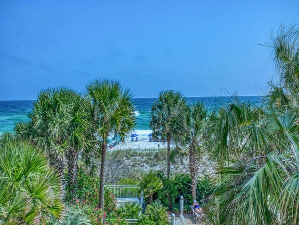 Destin Vacation Condo Sleeps Six Guests