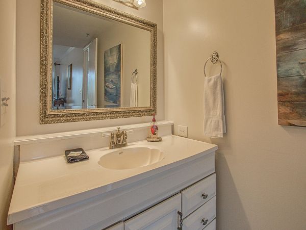 Destin Vacation Condo Sleeps Six Guests