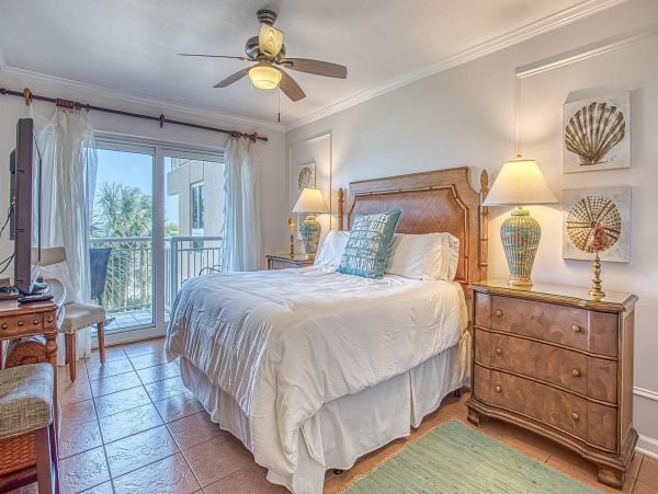 Destin Vacation Condo Sleeps Six Guests
