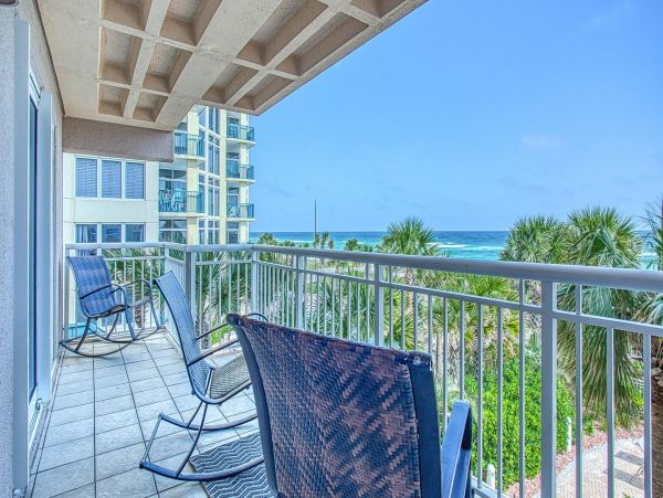Destin Vacation Condo Sleeps Six Guests