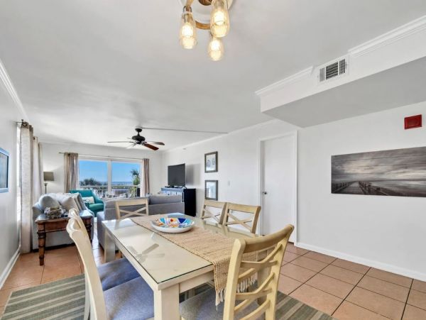 Destin Vacation Condo Sleeps Six Guests