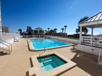 Communal Pool & Spa Communal Pool & Spa