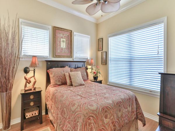 Santa Rosa Beach Vacation Home Four Bedrooms Communal Pool