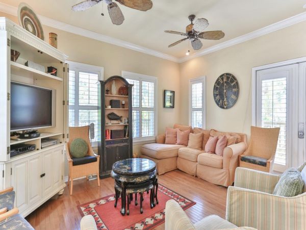 Santa Rosa Beach Vacation Home Four Bedrooms Communal Pool
