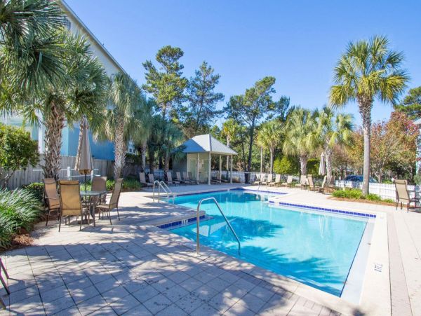 Santa Rosa Beach Vacation Home Four Bedrooms Communal Pool