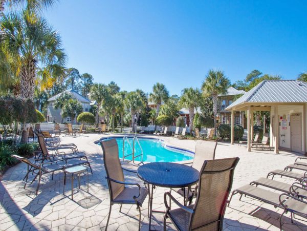 Santa Rosa Beach Vacation Home Four Bedrooms Communal Pool